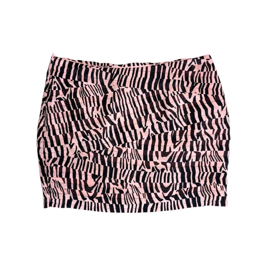 A/X ARMANI EXCHANGE Women’s Pink and Black Graphic Mini Skirt
